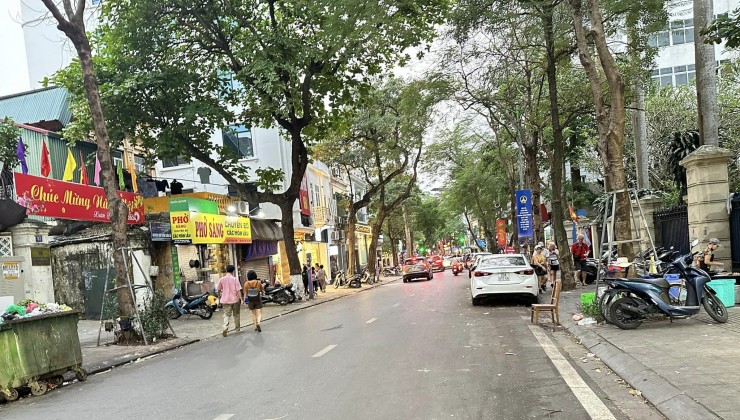 NHÀ LÔ GÓC - Ô TÔ VÀO NHÀ - KINH DOANH SÀM UẤT - HAI THOÁNG - NHÀ ĐẸP - TRUNG TÂM CẦU GIẤY - HÀ NỘI